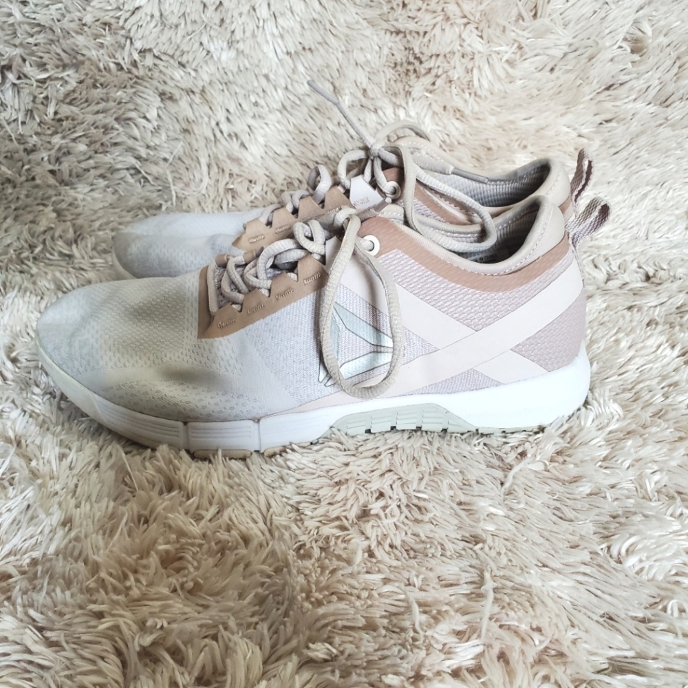 Reebok womens speed her Tr sneakers Size 7